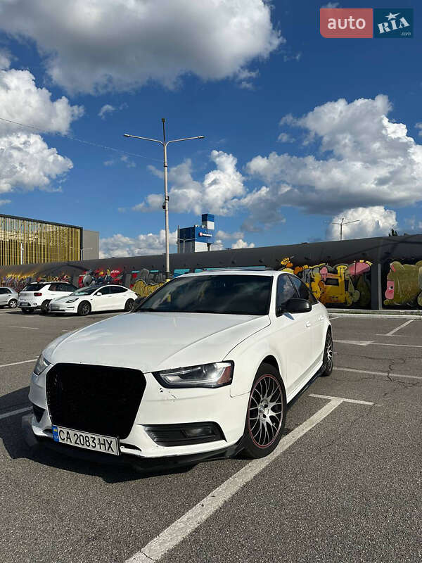 Седан Audi A4 2012 в Киеве