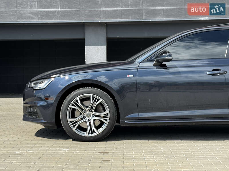 Седан Audi A4 2016 в Киеве
