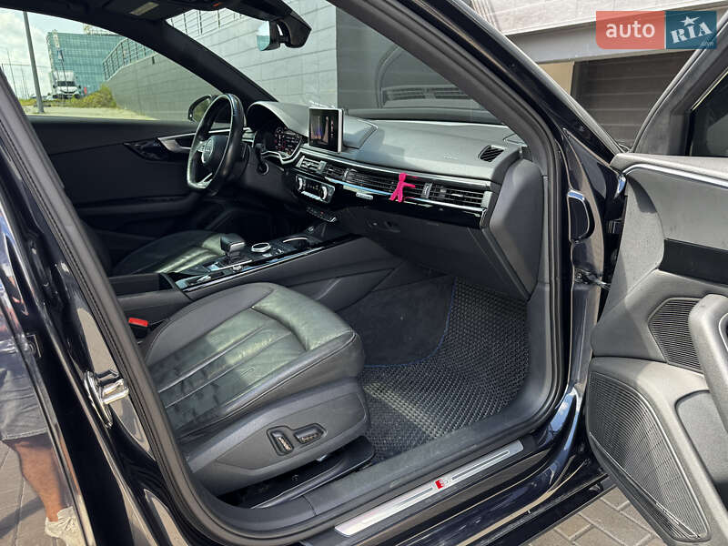 Седан Audi A4 2016 в Киеве