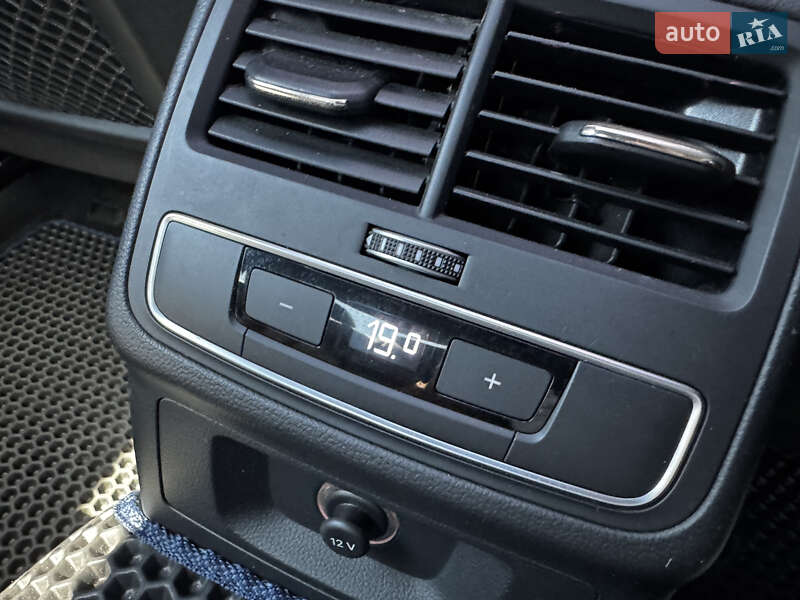 Седан Audi A4 2016 в Киеве