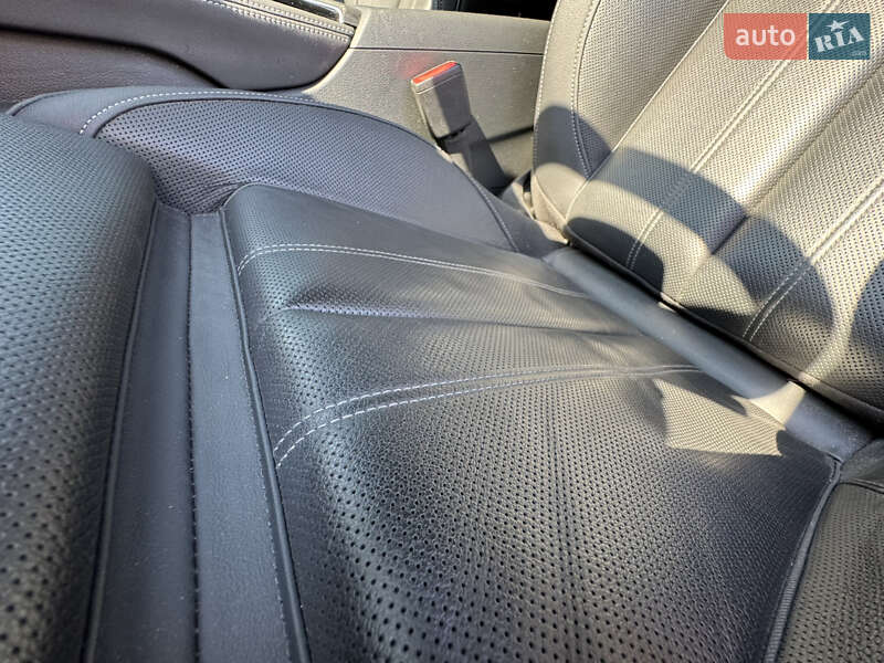 Седан Audi A4 2021 в Києві