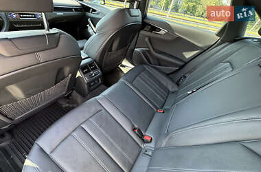 Седан Audi A4 2021 в 