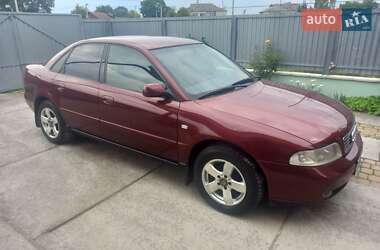 Седан Audi A4 2000 в 