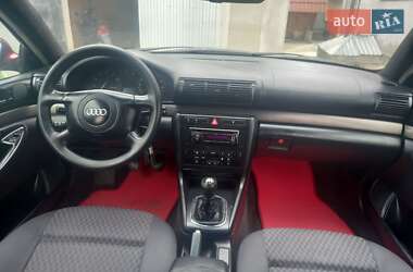 Седан Audi A4 2000 в 
