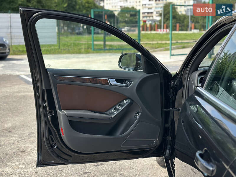 Седан Audi A4 2013 в Шептицькому