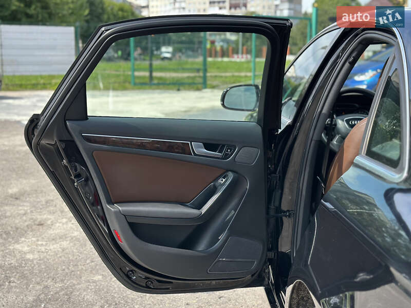 Седан Audi A4 2013 в Шептицькому