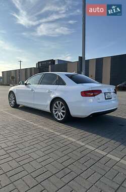 Седан Audi A4 2013 в 
