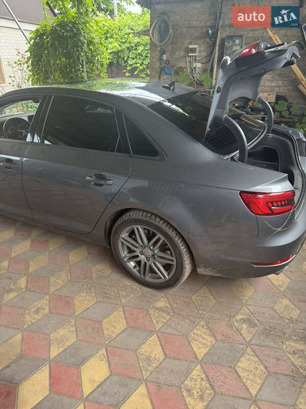 Седан Audi A4 2016 в Пирятине