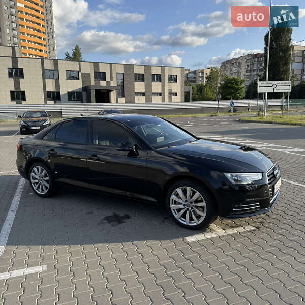 Седан Audi A4 2016 в Киеве