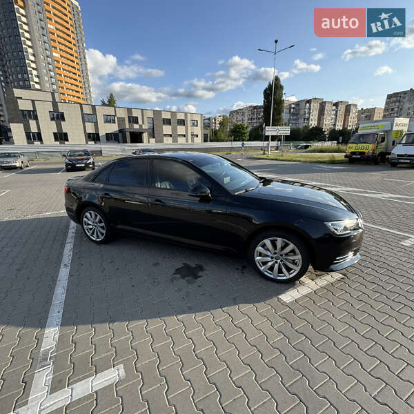 Седан Audi A4 2016 в Киеве