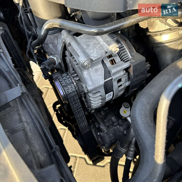 Седан Audi A4 2016 в Киеве