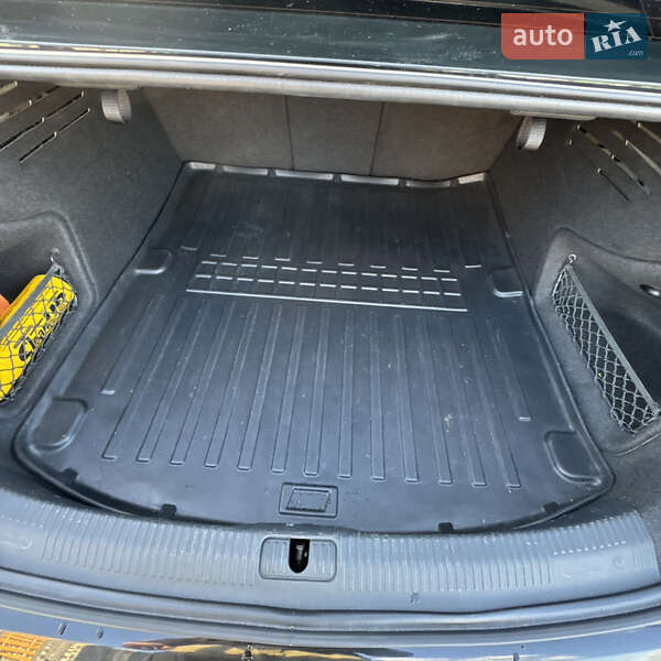 Седан Audi A4 2016 в Киеве