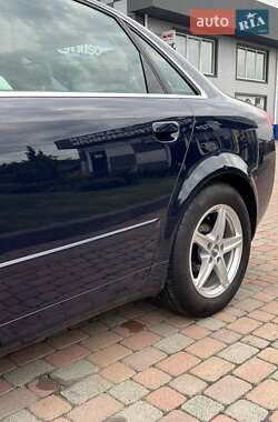 Седан Audi A4 2003 в 