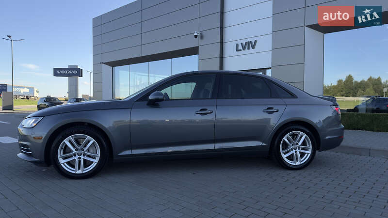 Седан Audi A4 2017 в Львові