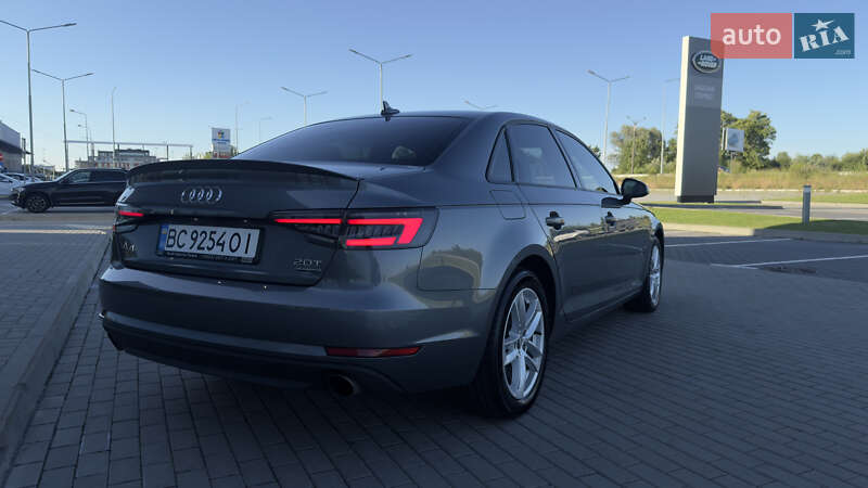 Седан Audi A4 2017 в Львові