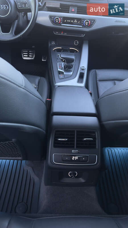 Седан Audi A4 2017 в Львові