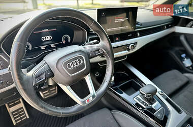 Седан Audi A4 2022 в 