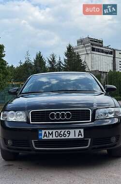 Седан Audi A4 2001 в 
