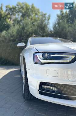 Седан Audi A4 2015 в 
