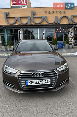 Седан Audi A4 2018 в 