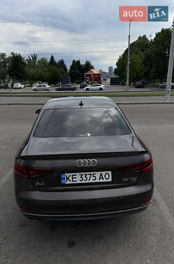 Седан Audi A4 2018 в 