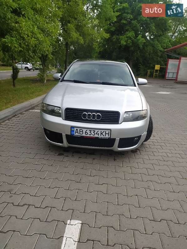 Седан Audi A4 2001 в Ладыжине
