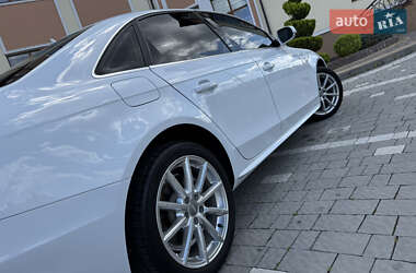 Седан Audi A4 2015 в 