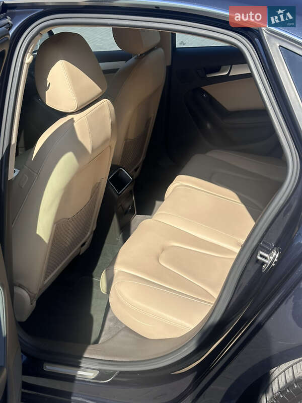 Седан Audi A4 2013 в Києві