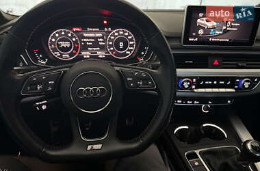 Седан Audi A4 2017 в 