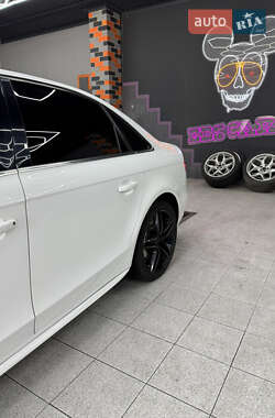 Седан Audi A4 2013 в 
