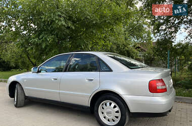 Седан Audi A4 2001 в 