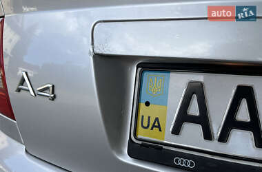 Седан Audi A4 2001 в 