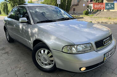 Седан Audi A4 2001 в 