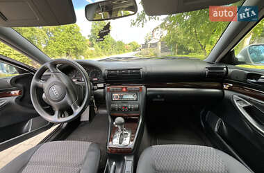 Седан Audi A4 2001 в 