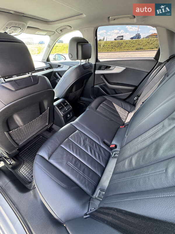Седан Audi A4 2017 в Львові
