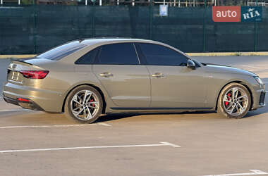 Седан Audi A4 2023 в 