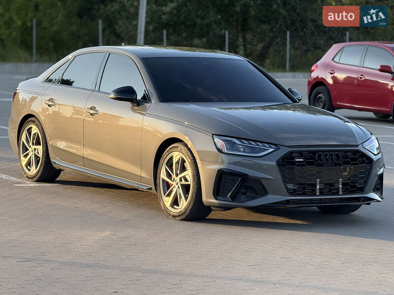 Седан Audi A4 2023 в 