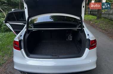 Седан Audi A4 2015 в 