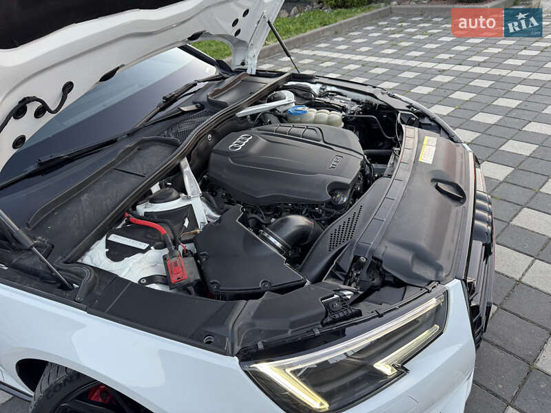 Седан Audi A4 2018 в Стрию