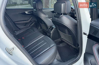 Седан Audi A4 2018 в 