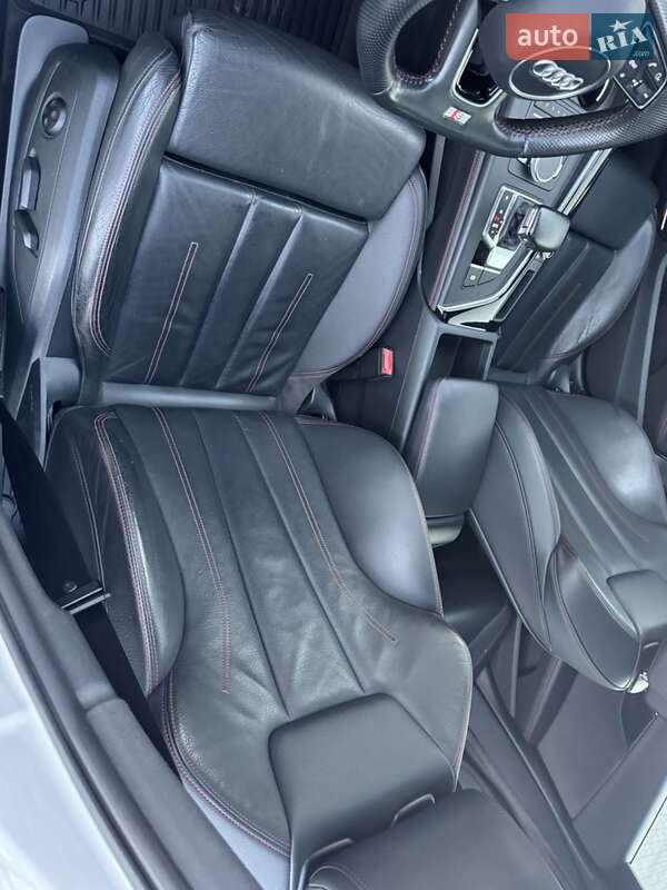 Седан Audi A4 2018 в Стрию