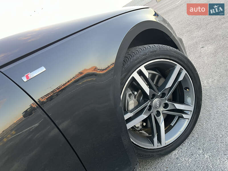 Седан Audi A4 2017 в Львові