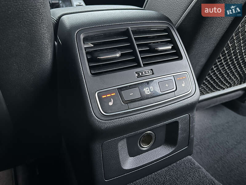 Седан Audi A4 2017 в Львові