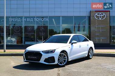 Седан Audi A4 2023 в 