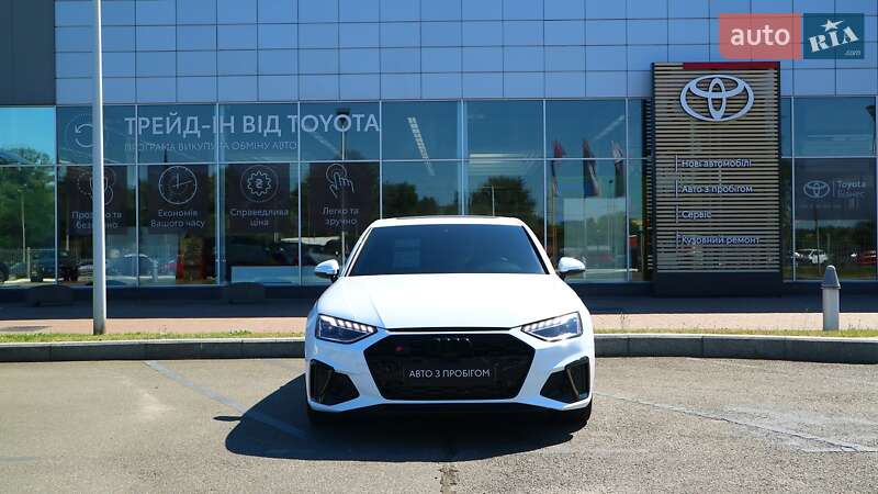 Седан Audi A4 2023 в Киеве