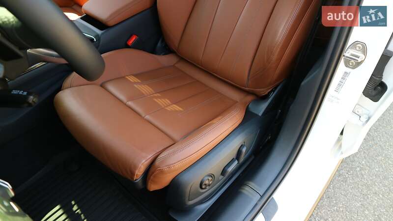 Седан Audi A4 2023 в Киеве
