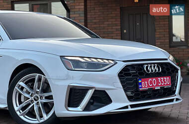 Седан Audi A4 2022 в 