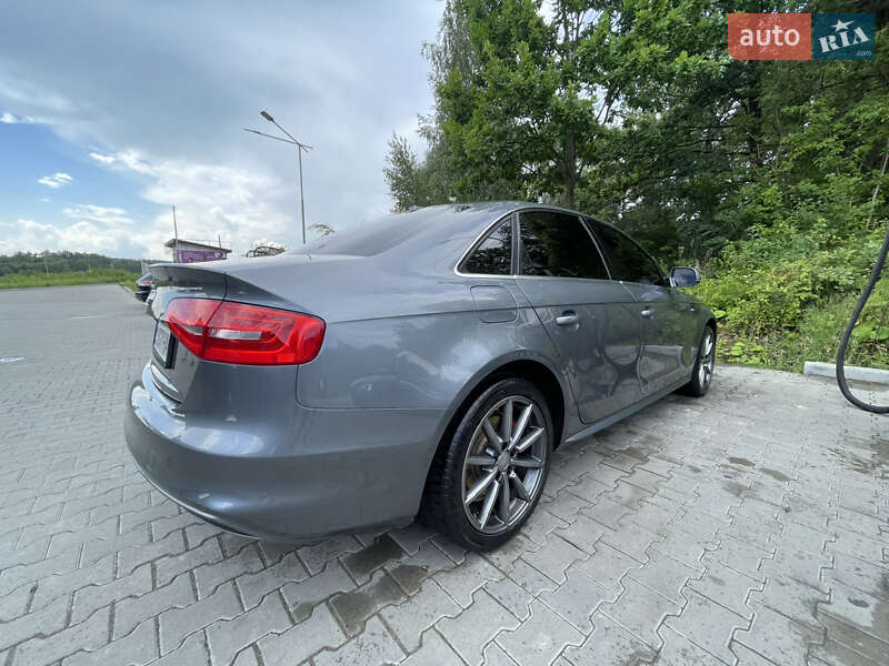 Седан Audi A4 2015 в Львові