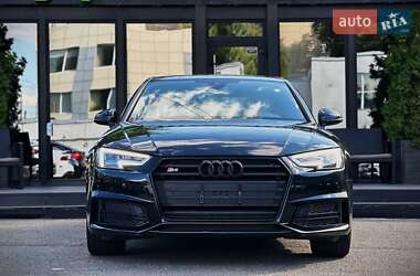 Седан Audi A4 2016 в 