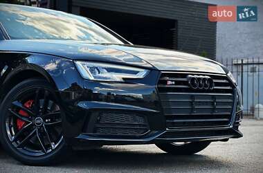 Седан Audi A4 2016 в 